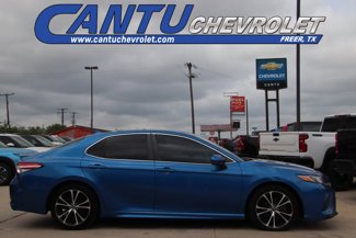 Used 2020 Toyota Camry SE image 1