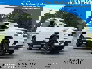 Used 2023 Jeep Cherokee Altitude Lux image 1