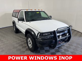 Used 2000 Chevrolet S10 Pickup 4x4 Regular Cab w/ Shield Pkg image 1