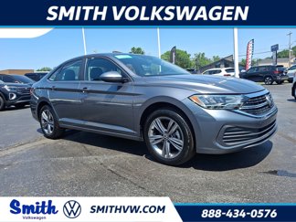 Used 2023 Volkswagen Jetta SE image 1