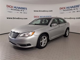 Used 2012 Chrysler 200 Limited image 1