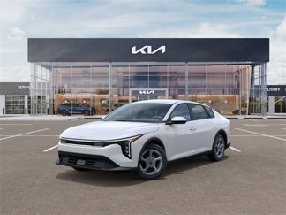 New 2025 Kia K4 LXS image 1