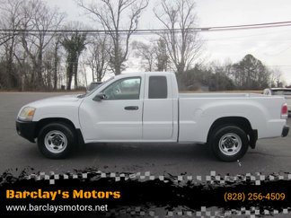 Used 2006 Mitsubishi Raider LS image 1