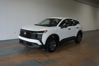 Used 2025 Nissan Kicks S image 1
