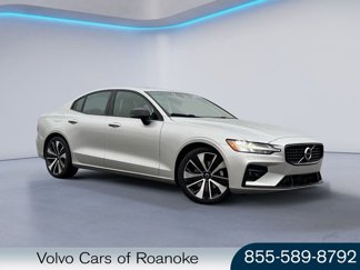 Certified 2022 Volvo S60 B5 Momentum w/ Premium Package image 1