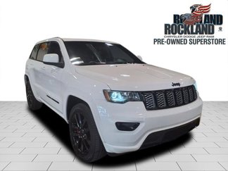 Used 2017 Jeep Grand Cherokee Altitude image 1