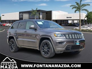 Used 2020 Jeep Grand Cherokee Altitude image 1