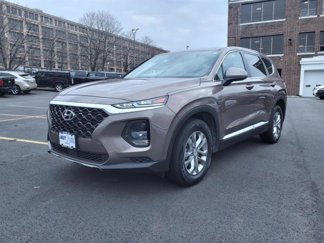 Used 2020 Hyundai Santa Fe SE image 1