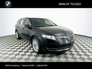 Used 2019 Lincoln MKT AWD image 1