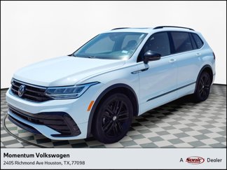 Certified 2022 Volkswagen Tiguan SE R-Line image 1