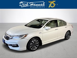 Used 2017 Honda Accord Touring image 1