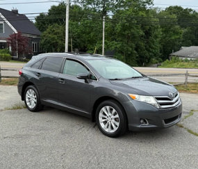 Used 2013 Toyota Venza LE image 1