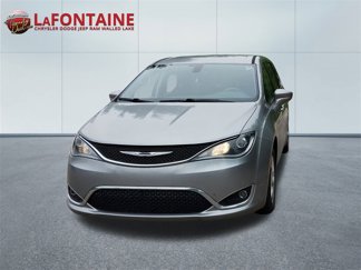 Used 2018 Chrysler Pacifica Touring Plus w/ Tire & Wheel Group image 1