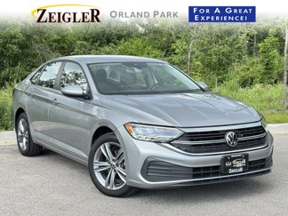 Used 2024 Volkswagen Jetta SE image 1