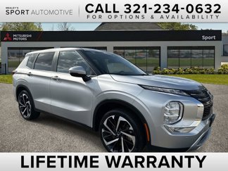 Used 2023 Mitsubishi Outlander SE image 1