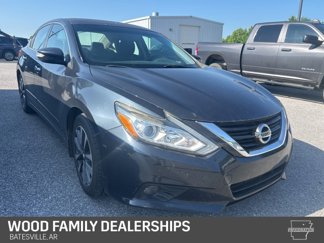 Used 2016 Nissan Altima 2.5 SV w/ Convenience Package image 1