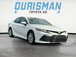 Used 2022 Toyota Camry LE image 1
