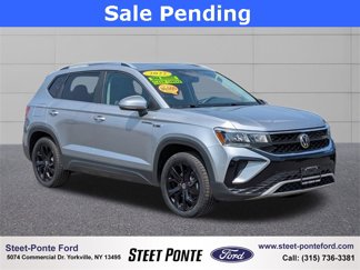 Used 2022 Volkswagen Taos SE image 1