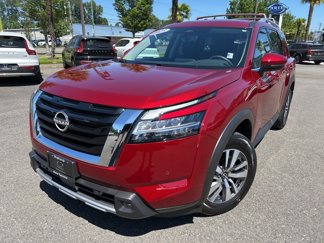 Used 2023 Nissan Pathfinder SL image 1