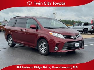 Used 2019 Toyota Sienna Limited image 1