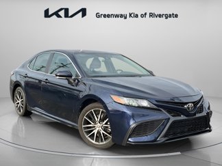 Used 2022 Toyota Camry SE image 1