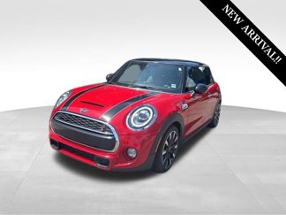 Used 2019 MINI Cooper S image 1
