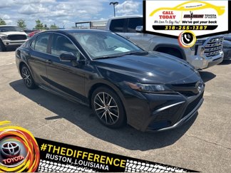 Used 2023 Toyota Camry SE image 1