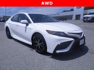 Used 2024 Toyota Camry SE image 1