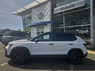 New 2025 Volkswagen Taos SE image 1