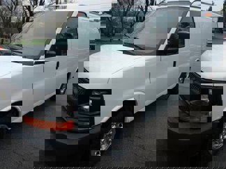 Used 2017 Chevrolet Express 2500 image 1