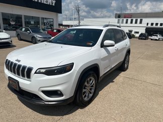Used 2019 Jeep Cherokee Latitude Plus w/ Cold Weather Group image 1