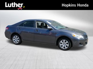 Used 2011 Toyota Camry LE image 1