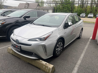 Used 2020 Toyota Prius LE image 1