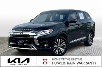 Used 2020 Mitsubishi Outlander SE image 1