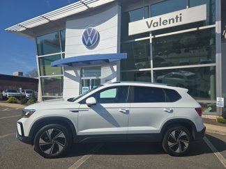 Certified 2024 Volkswagen Taos SE w/ Panoramic Sunroof Package image 1