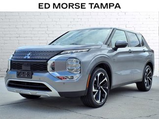 Used 2023 Mitsubishi Outlander SE image 1