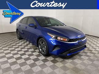 Used 2023 Kia Forte LXS image 1
