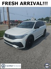 Used 2022 Volkswagen Tiguan SE R-Line image 1
