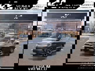New 2025 Kia K4 LXS image 1
