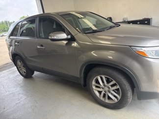 Used 2015 Kia Sorento LX image 1