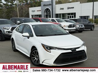 Used 2023 Toyota Corolla LE image 1