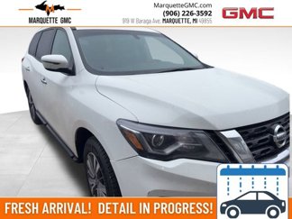Used 2018 Nissan Pathfinder SV image 1