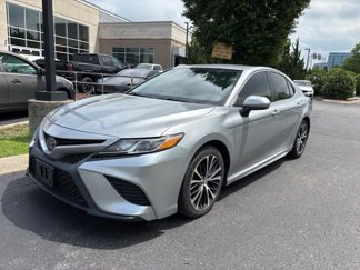 Used 2019 Toyota Camry SE image 1
