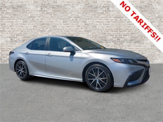 Used 2021 Toyota Camry SE image 1