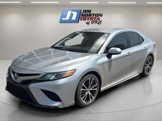 Used 2020 Toyota Camry SE image 1