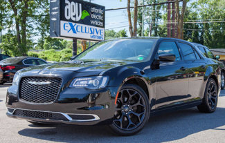 Used 2019 Chrysler 300 Touring w/ Sport Appearance Package image 1