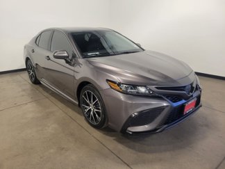 Used 2021 Toyota Camry SE image 1