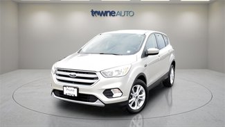 Used 2017 Ford Escape SE image 1