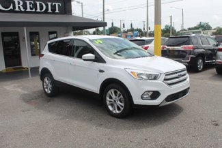 Used 2019 Ford Escape SE image 1