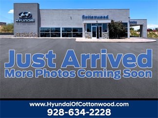 Used 2017 Hyundai Elantra Limited image 1